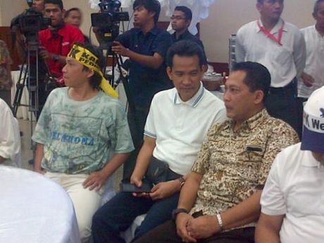Terima Iluni, Wakapolri Minta Komjen Buwas Duduk Dekat Refly Harun Terima Iluni, Wakapolri Minta Komjen Buwas Duduk Dekat Refly Harun