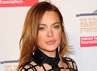 Kenakan Blus Jaring, Lindsay Lohan Pamer Bra Kenakan Blus Jaring, Lindsay Lohan Pamer Bra