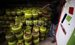 Dijual Bebas, Subsidi Elpiji 3 Kg Bocor Rp 16,5 Triliun/Tahun Dijual Bebas, Subsidi Elpiji 3 Kg Bocor Rp 16,5 Triliun/Tahun