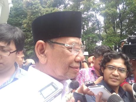 Ingin Selesaikan Kriminalisasi, Hasyim Muzadi Berharap Bisa Menemui Samad Ingin Selesaikan Kriminalisasi, Hasyim Muzadi Berharap Bisa Menemui Samad