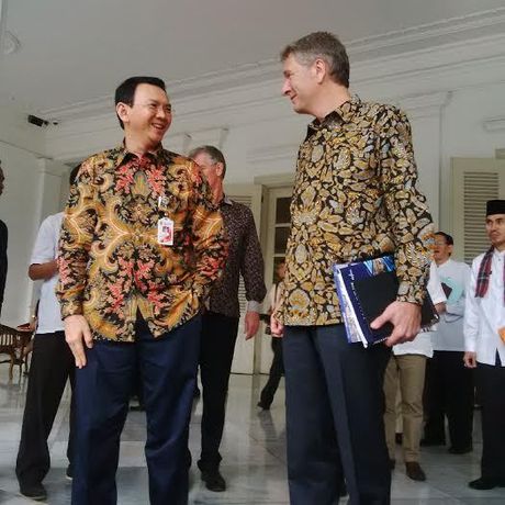 Bertemu Dubes Belanda, Ahok Ingin Ada Pipa 40 Km dari Katulampa ke Jakarta Bertemu Dubes Belanda, Ahok Ingin Ada Pipa 40 Km dari Katulampa ke Jakarta
