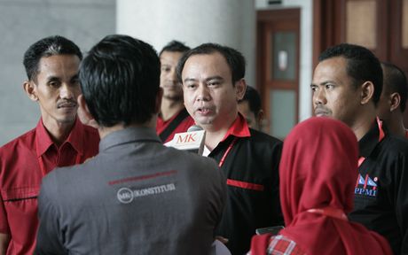 Sidang MA Tertutup, Penggugat: Bagaimana Kami Mengetuk Hati Nurani Hakim? Sidang MA Tertutup, Penggugat: Bagaimana Kami Mengetuk Hati Nurani Hakim?