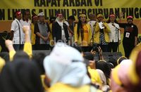 Butet dan Taufik Ismail Orasi di UI