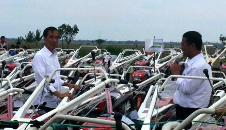 Anggota Komisi IV: Traktor Jokowi Ditarik karena Paksa Pinjam ke Pabrik Anggota Komisi IV: Traktor Jokowi Ditarik karena Paksa Pinjam ke Pabrik