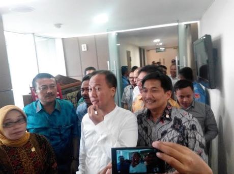 Gagal Ambil Alih Fraksi Golkar, Agus Gumiwang: Kami Tak Mau Anarkis Gagal Ambil Alih Fraksi Golkar, Agus Gumiwang: Kami Tak Mau Anarkis