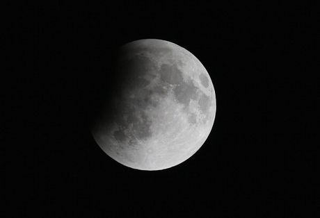 Gerhana Bulan Total akan Terjadi di Indonesia pada 4 April Mendatang Gerhana Bulan Total akan Terjadi di Indonesia pada 4 April Mendatang