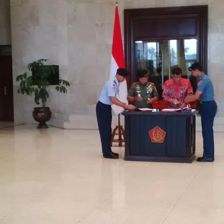 Panglima dan Menkum Yasonna Teken MoU Prajurit TNI Jaga Lapas Panglima dan Menkum Yasonna Teken MoU Prajurit TNI Jaga Lapas