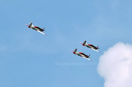 Jelang HUT TNI AU 9 April, Tim Aerobatik Jupiter Berlatih di Halim 