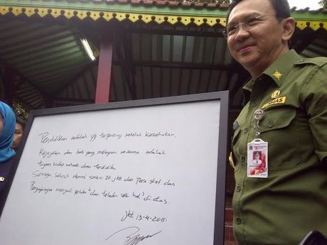 Ahok Tinjau Persiapan UN di SMKN 27 Jakarta