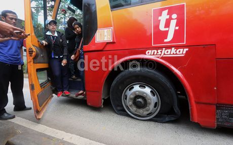 Ini Solusi dari Pengelola Terkait Bus TransJ Reyot, Bagaimana Menurut Anda? Ini Solusi dari Pengelola Terkait Bus TransJ Reyot, Bagaimana Menurut Anda?