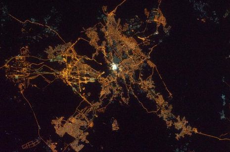 Masjidil Haram & Masjid Nabawi Bercahaya Putih Ramai di Twitter