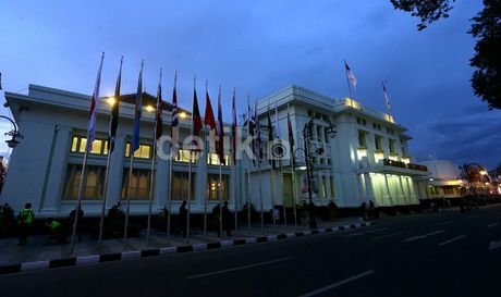 Jalan Asia Afrika Bandung Dibuka Lagi Mulai Tengah Malam Jalan Asia Afrika Bandung Dibuka Lagi Mulai Tengah Malam
