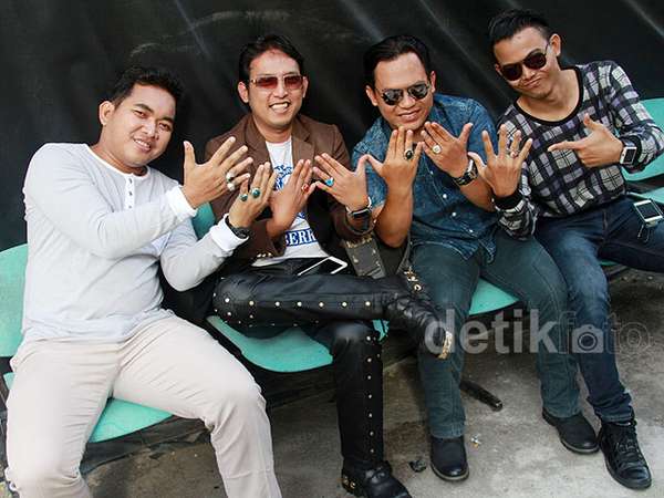 Wali Pamer Batu Akik Wali Pamer Batu Akik