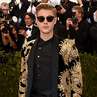 Gaya Justin Bieber Berjas Naga Emas, Keren? Gaya Justin Bieber Berjas Naga Emas, Keren?