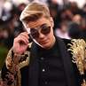 Gaya Justin Bieber Berjas Naga Emas, Keren? Gaya Justin Bieber Berjas Naga Emas, Keren?
