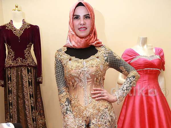 Angel Lelga Berkebaya Angel Lelga Berkebaya