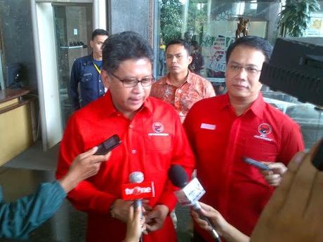Sambangi Kemenkumham, Hasto Daftarkan Kepengurusan PDIP Baru Sambangi Kemenkumham, Hasto Daftarkan Kepengurusan PDIP Baru