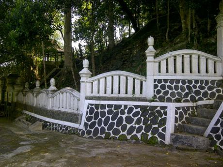 Melongok Kembang Lampir, Gua Tempat Sultan Laku Prihatin Terkait Sabda