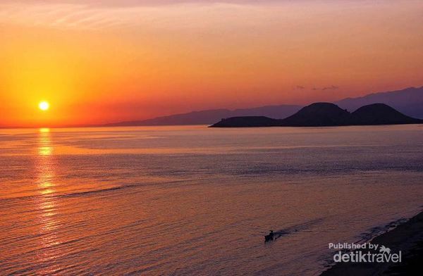 Sunrise Pulau Kenawa Sunrise Pulau Kenawa