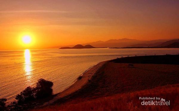 Sunrise Pulau Kenawa Sunrise Pulau Kenawa