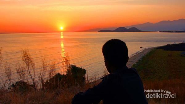 Sunrise Pulau Kenawa Sunrise Pulau Kenawa