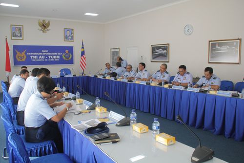 TNI AU Akan Gelar Operasi Militer Bersama Tentara Udara Malaysia TNI AU Akan Gelar Operasi Militer Bersama Tentara Udara Malaysia