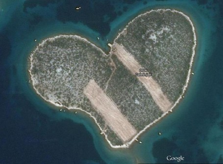 Pulau Berbentuk Hati di Kroasia 084936_1.pulaugalesnjak