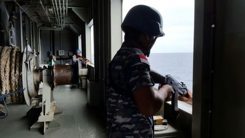 KRI Banjarmasin Lintasi Terusan Suez dan Teluk Aden KRI Banjarmasin Lintasi Terusan Suez dan Teluk Aden