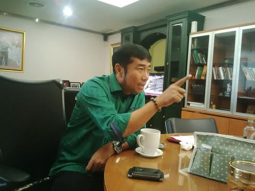 Diundang Jokowi ke Nikahan Gibran, Lulung: Saya Naik Pesawat Ekonomi