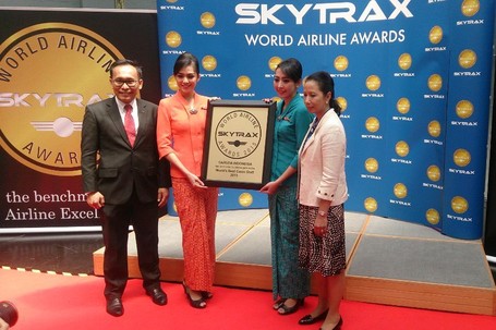 Garuda Indonesia Kembali Raih World Best Cabin Crew dari Skytrax infindonesia.blogspot.co.id