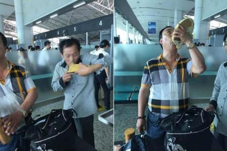 Dasar China, 2 turis ini tenggak habis alkohol selundupan di bandara !