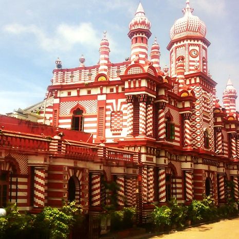 Pesona Masjid Merah Putih di Colombo, Sri Lanka 