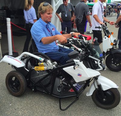 Motor Roda Tiga Elektrik untuk Legenda MotoGP Wayne Rainey