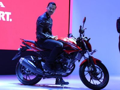 Chicco Jerikho: All New Honda CB150R StreetFire Agresif