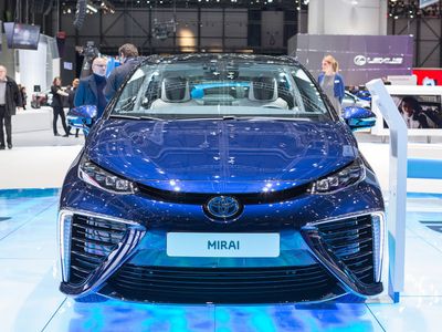 Toyota Boyong Mobil Hidrogen Mirai ke Indonesia