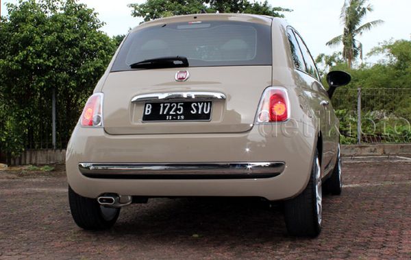 Si Mungil Fiat 500 yang Tampil Gaya dan Berpeforma Si Mungil Fiat 500 yang Tampil Gaya dan Berpeforma