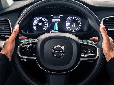 Software Tambahan dari Volvo Memungkinkan Mobil Berjalan Sendiri