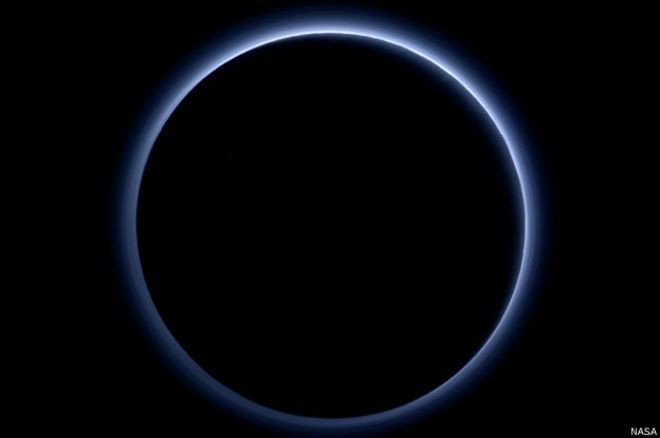 Terungkap! Warna Biru di Cakrawala Pluto