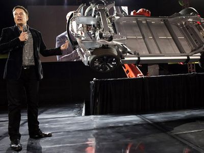 Buat Mobil Otonom, CEO Tesla Hina Apple