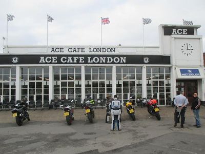 Bertandang ke Kafe Bikers Bersejarah di London