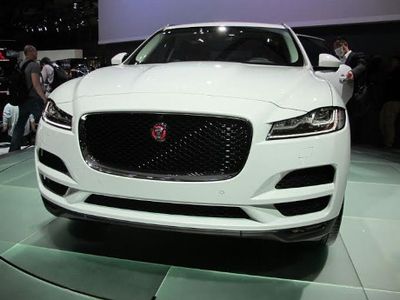 Cuma Dijual 50 Unit Jaguar F-Pace Tampil 