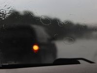 Tips Nyetir Mobil Saat Musim Hujan dari Rifat