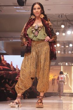 Anne Avantie, Jakarta Fashion & Food Festival 2010