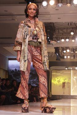 Anne Avantie, Jakarta Fashion & Food Festival 2010