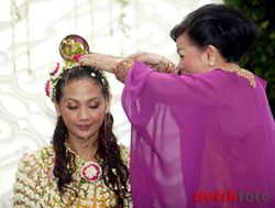 Video Pernikahan Indah Kalalo Justin