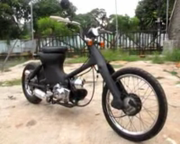 Cangcorang Peminum Bensin