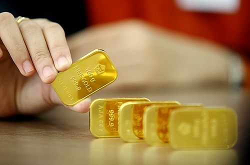 Harga Emas Antam Loncat Rp 7.000/Gram Harga Emas Antam Loncat Rp 7.000/Gram