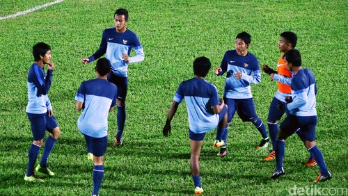 Muchlis Hadi Doakan Timnas U-19 Juara