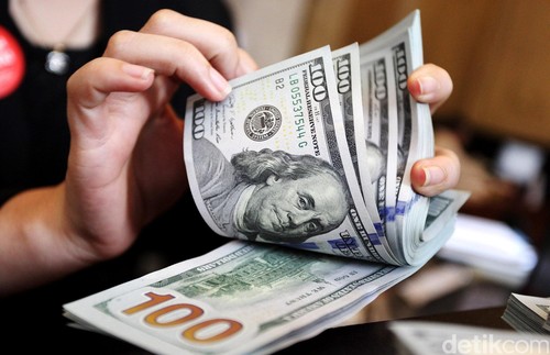Dolar AS Tinggalkan Level Rp 13.200