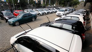 Mau Beli Mobil di Pelelangan? Ini Tipsnya